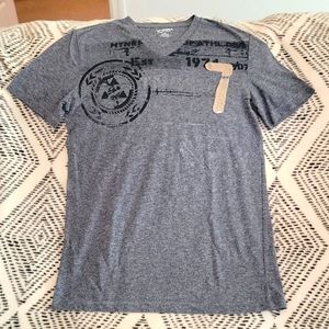 Arizona V-neck T shirt, sz M